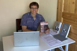 Walka z wiatrakami o prawdę czy zamiatanie pod dywan?